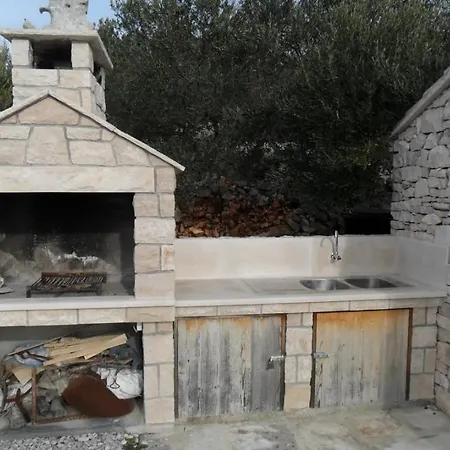Robinson House In With Sea View, Terrace Zrnovo